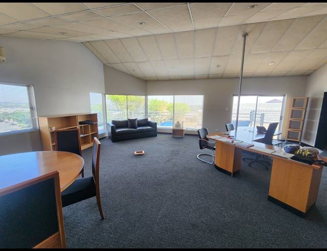 7,726M² WAREHOUSE FOR SALE IN MEADOWDALE